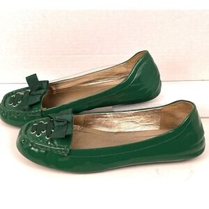 BCBGeneration Kelly Green Patent Ballet Flats Womens 8.5B Bow Loafer Slip On